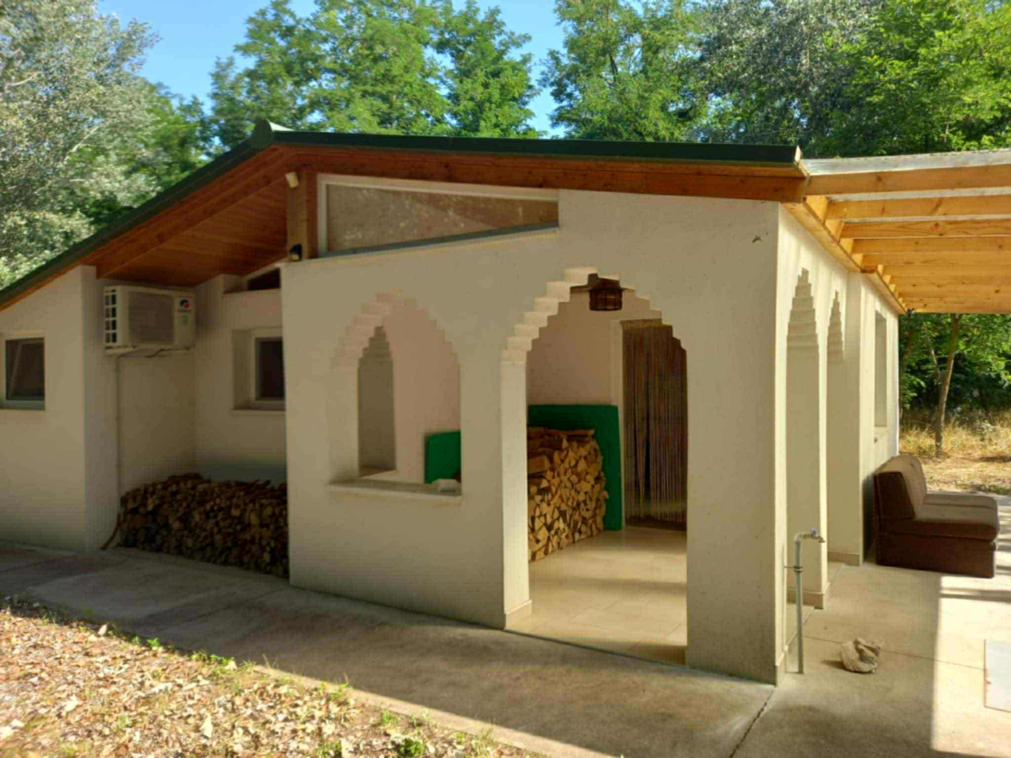 Soltvadkerti tó mellett a kilátónál nyaraló-lakóház